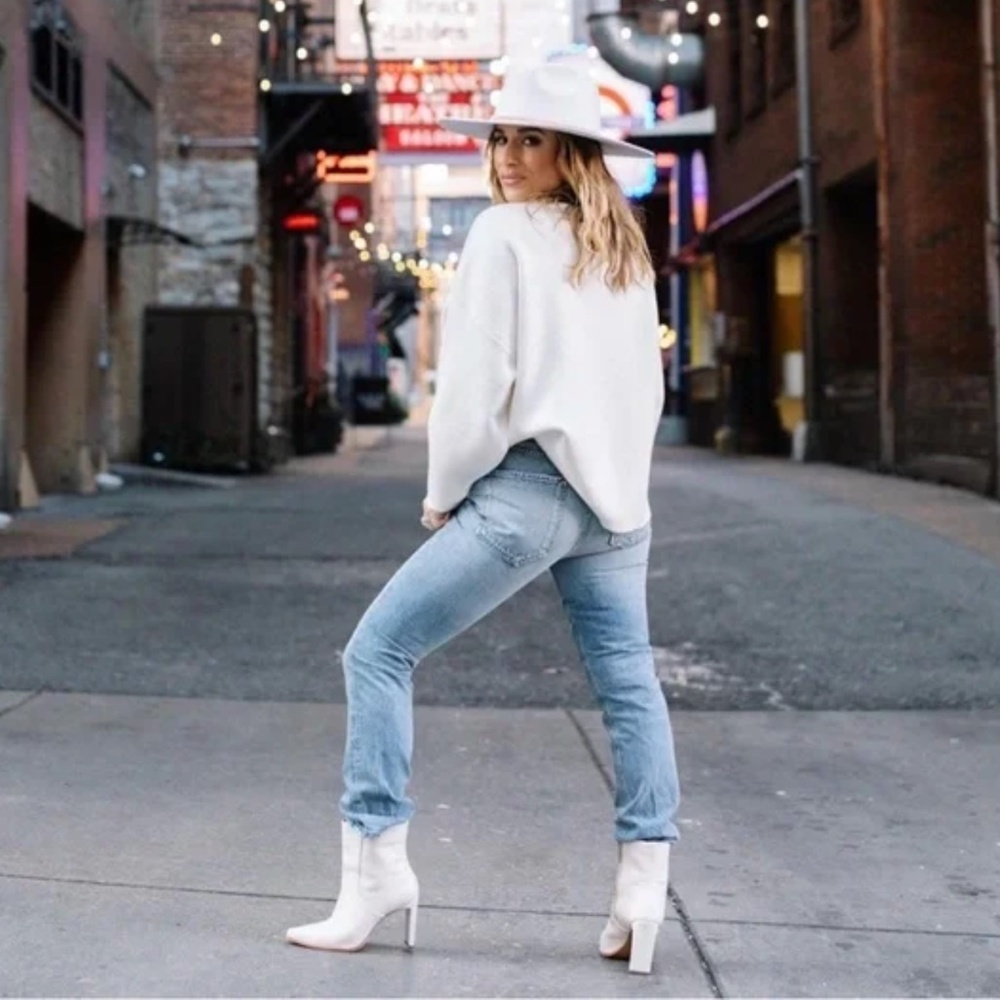 NWT Kaanas x Jesse James Decker Chicago Boots